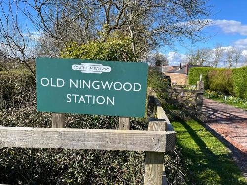 Ningwood Ski Chalet | Ningwood Old Station Chalet Ningwood Isle of Wight