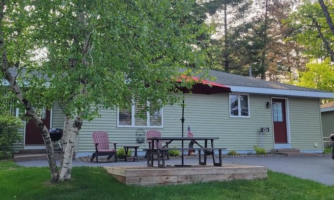 Minocqua House | Nitschke's Resort Cabin #7 - Pet Friendly