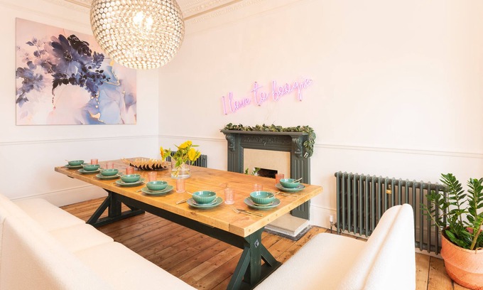 Torquay City Centre House | No. 46 - Winter Deals - SLEEPS 16 plus Hot tub