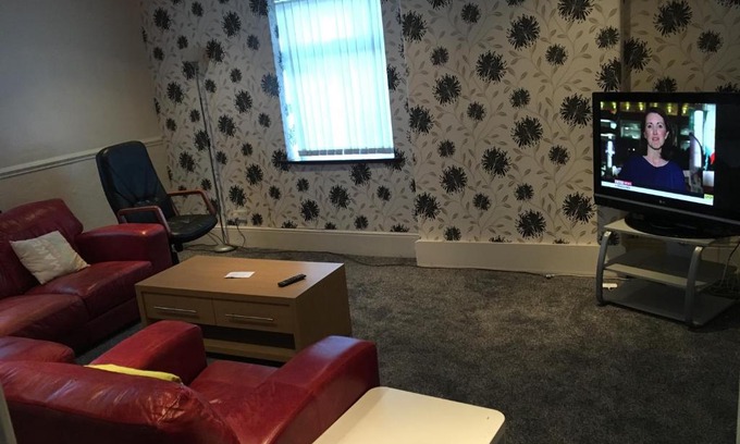 Dukinfield House | No1 Decent Home