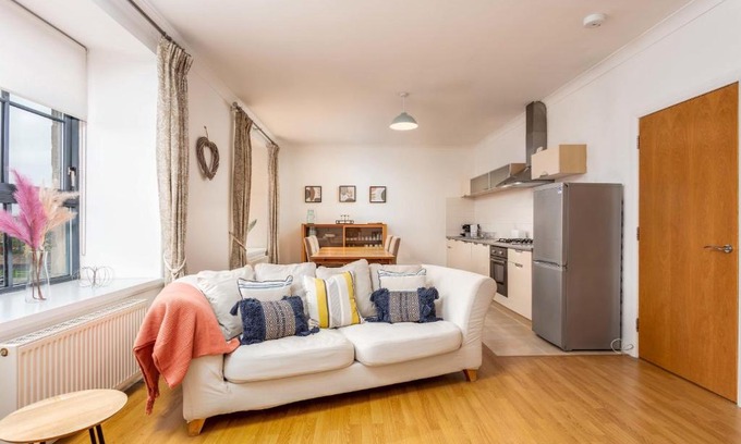 Kilmarnock Apartment | No27 The Barclay - Donnini Apartments