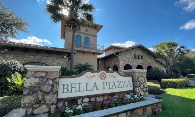 Wellington Condo | Noah’s Ark 3 bedroom with 3 bathroom close to Disney. Sleeps 8 people.