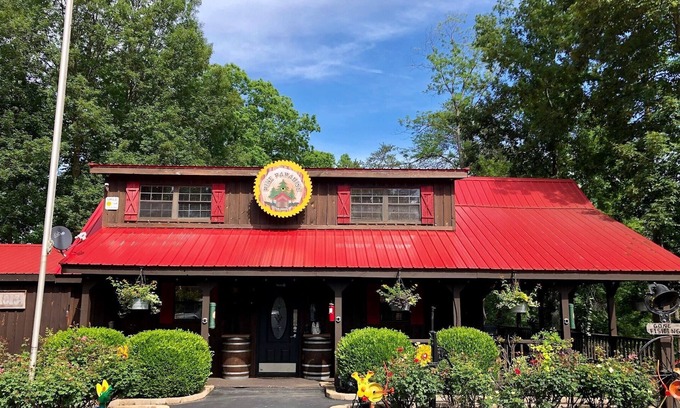 Bee Spring Resort | Nolin Lakefront Resort - July 4th Special!!