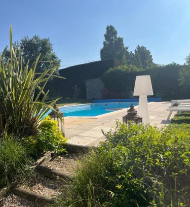Fontaine-Sous-Jouy Villa | Normandy Cottage, sports and relaxation