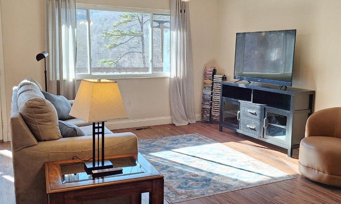 Caryville House | Norris Cove Escape