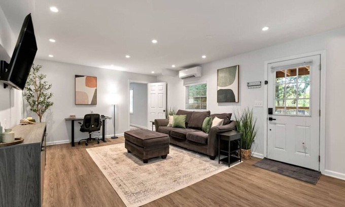 Lawrenceville Apartment | North Atlanta Hideaway