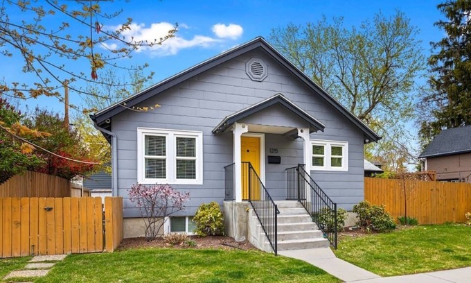 North End House | North End Retreat ★ Bikes ★BBQ ★3 Bedroom | 2 Bath