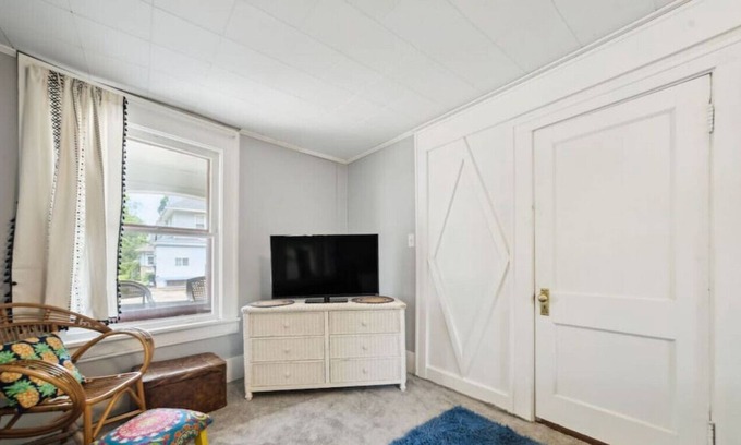 Akron House | North Hill, 2 bedroom Apartment