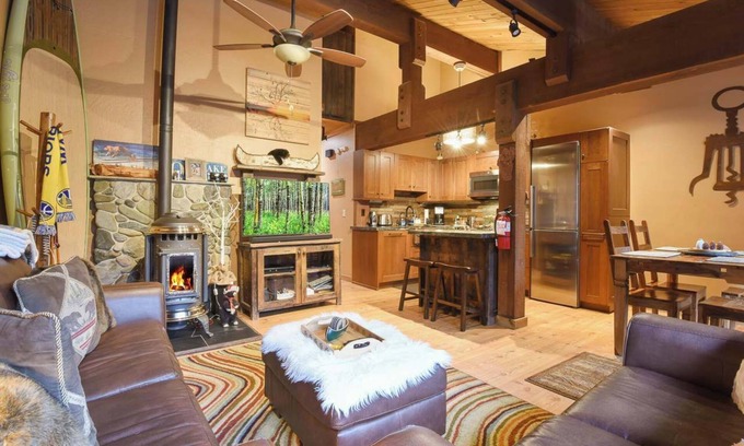 Tahoe City House | North Lake Tahoe Alpine Retreat – 5 Min to Skiing!