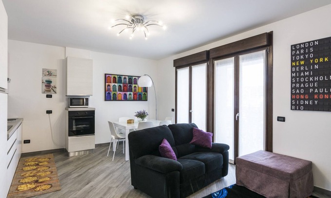 Crescenzago Apartment | North Milan - Close to metro - Wi-Fi