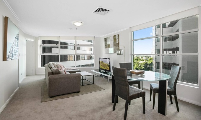 North Sydney Apartment | North Sydney- NS504 - Pacific Highway - Bright 1BR Apartment Steps from North Sydney Station Greenwood Plaza