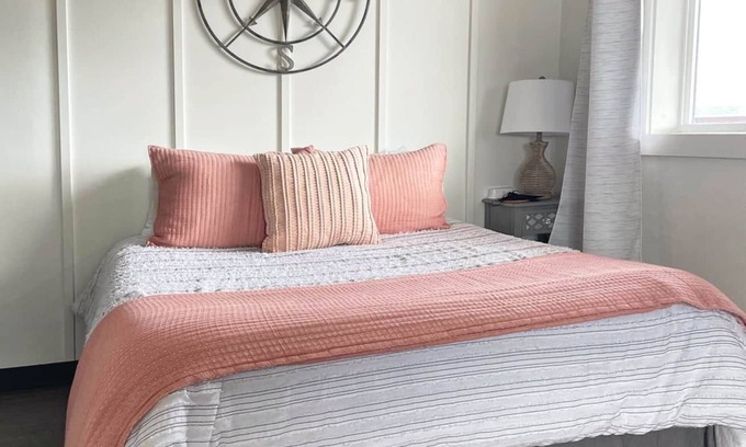 Homer Hotel | Northern Lights Suite - View of Kachemak Bay in Homer Alaska