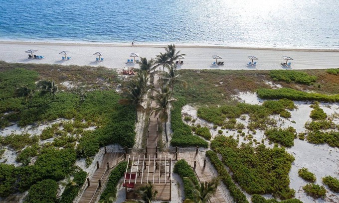 Wheeland Settlement Condo | Northwest Point Resort 2 bdrm queen beds pool hot tub private beach very clean