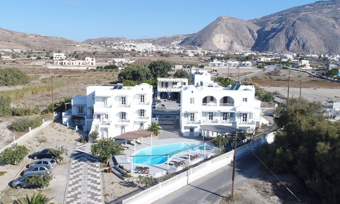 Agios Georgios Hotel | Nostos Studio