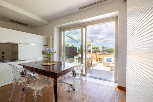Esquilino Apartment | Nostromondo BIANCAMANO ATTIC - Stylish penthouse with private terrace- San Giovanni
