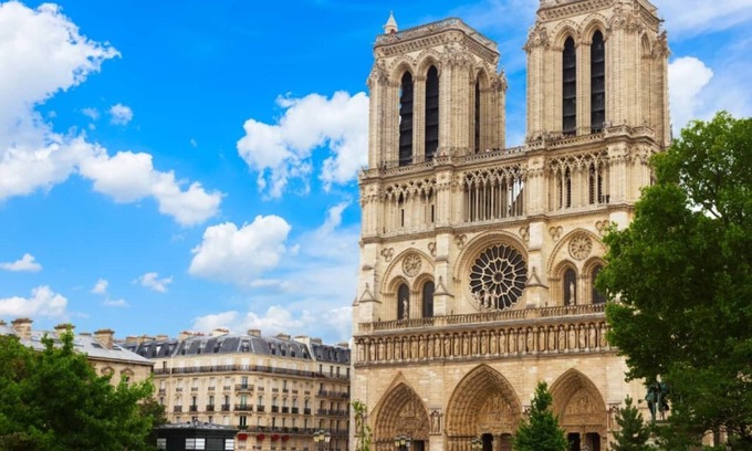 Paris City Center Apartment | Notre Dame 4 bedroom apartment-Seine View