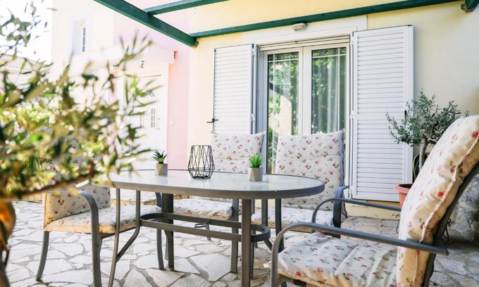 Pyrgos House | Nous Dios