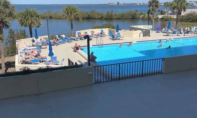 Hudson Condo | NOV SPECIAL.Beautifully decorated modern GULF FRONT CONDO Sleeps 4 Hudson, FL