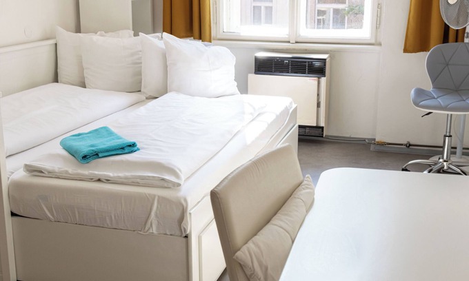 Smichov Apartment | Nova - only 10min to Charles Bridge