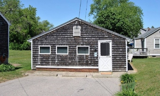 Snug Harbor House | NOW BOOKING 2023: Summer Cottage Rental in Snug Harbor
