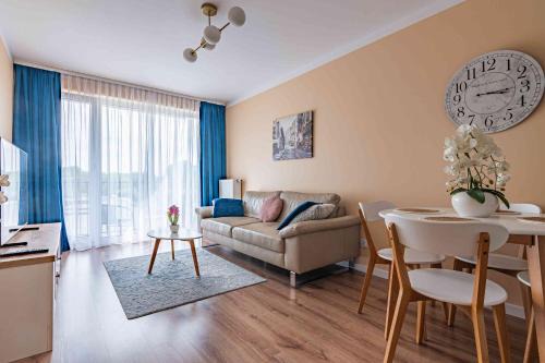 Brzezinka Apartment | Nowy apartament - Bulwary nad Sołą - 52m2