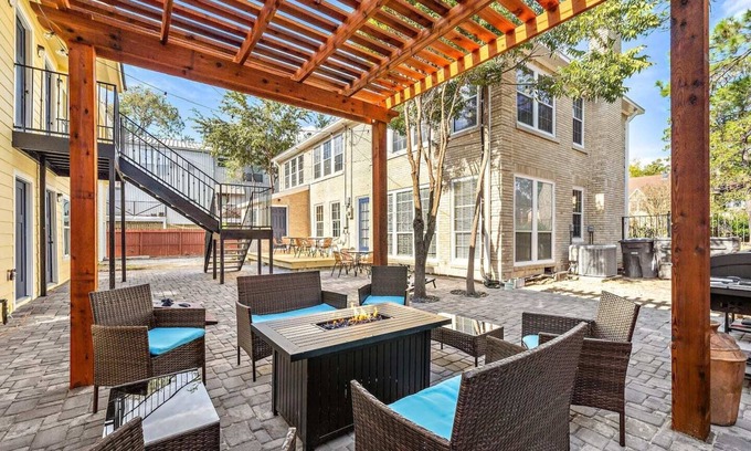 MacGregor Apartment | Nr Museum Med Center Zoo Apt | Fire Pit BBQ Games