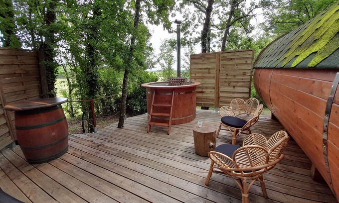Monclar-de-Quercy Cabin | Nuit insolite avec bain Privatif