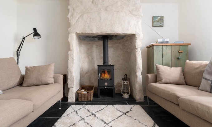 St Just Cottage | Number 21 - Lovely cottage with stunning sea views in sought after town