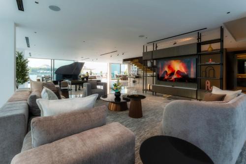 Abu Dhabi Villa | Nurai Water Villa By Luxury Explorers Collection