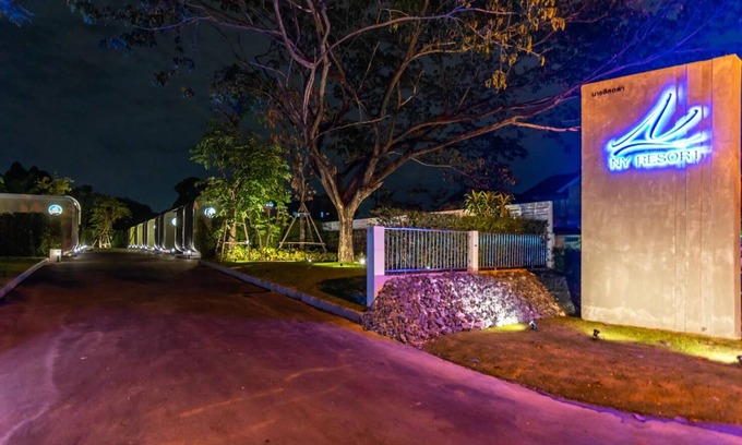 Bang Kra So Hotel | NY Resort Nonthaburi