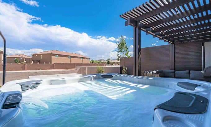 Washington County House | O-50&51 | 2 Homes! Pvt Heated Pool & Pvt Hot Tubs