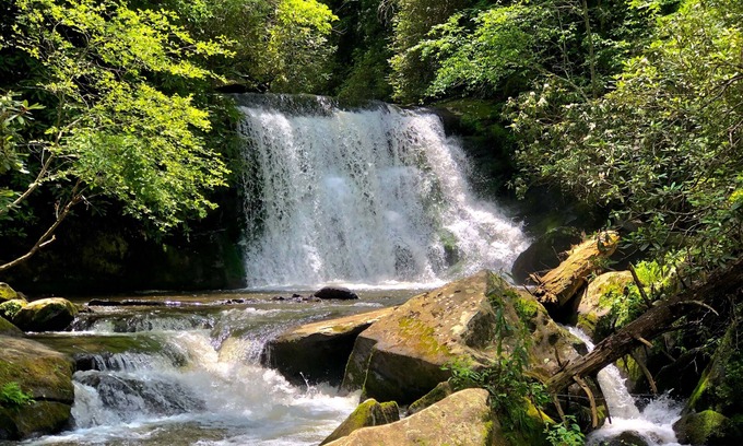 Robbinsville House | O'Henry's Getaway - Tail of the Dragon - Secluded Vacation Retreat Cheoah River