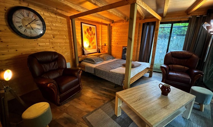 Oberschaeffolsheim Ski Chalet | O Secret Garden . ;-) Just outside Strasbourg