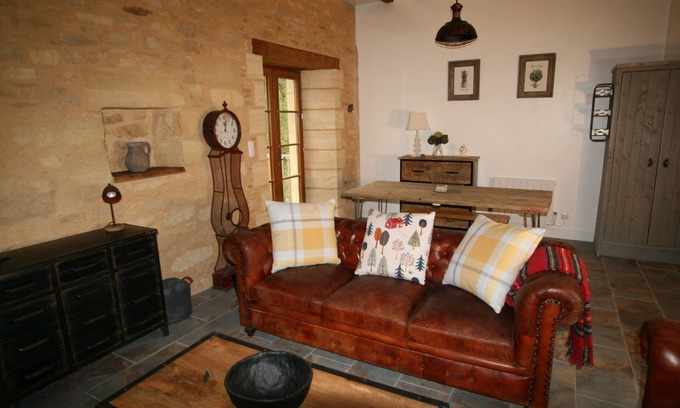 Saint-Sulpice-d'Excideuil House | Oak Barn Luxury Self Catering Property with pool, ideal for families and couples