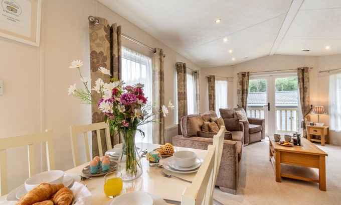 Felinfach House | Oak Lodge - New Quay