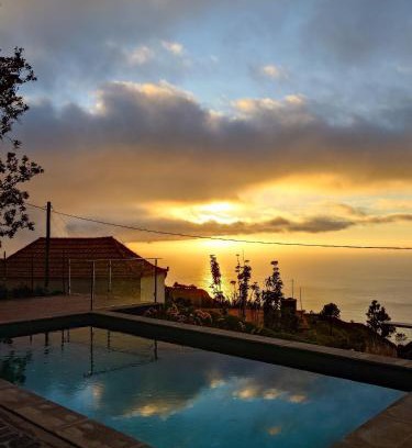 Lombada Velha House | Oak Tree House- Ponta do Pargo