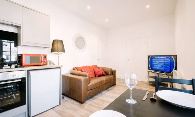 Bowness-on-Windermere Apartment | Oak View- Free access to local Health Club