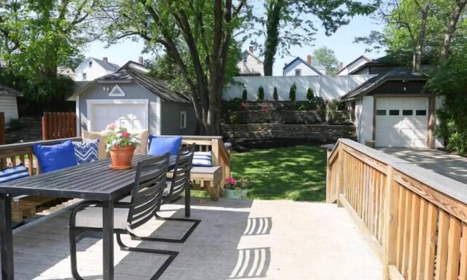 Oakley House | Oakley Square 3br Charmer - Total Walkability 3 Bedroom Home by RedAwning