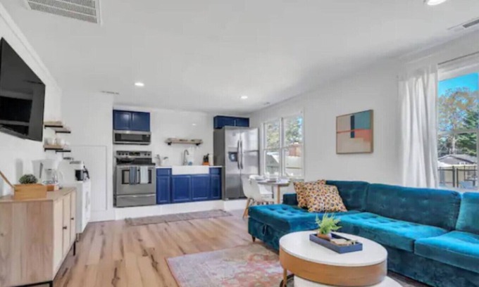 Greenville House | ~Oasis 1BR+Pool, Firepit, Fenced YRD& Full Kitchen