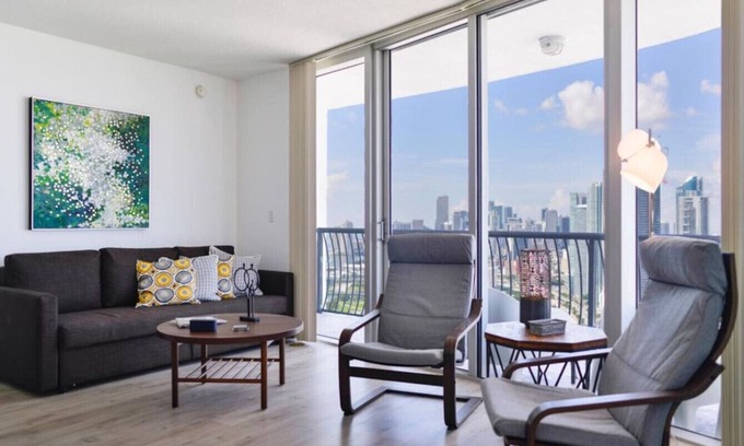 Edgewater Apartment | Oasis City & Water Views 2BRApt