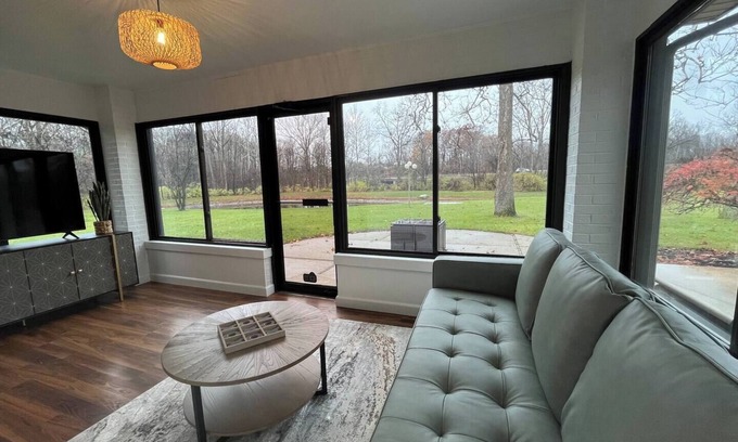 Fort Wayne House | Oasis in the City