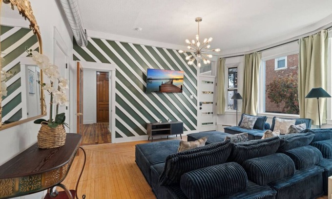 Delair House | Oasis Spacious-Private Parking,16 Beds+29 Guests!