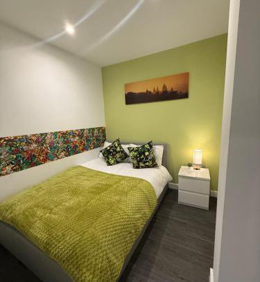 Barnsley Apartment | Oasis Urban retreat- Regent Street