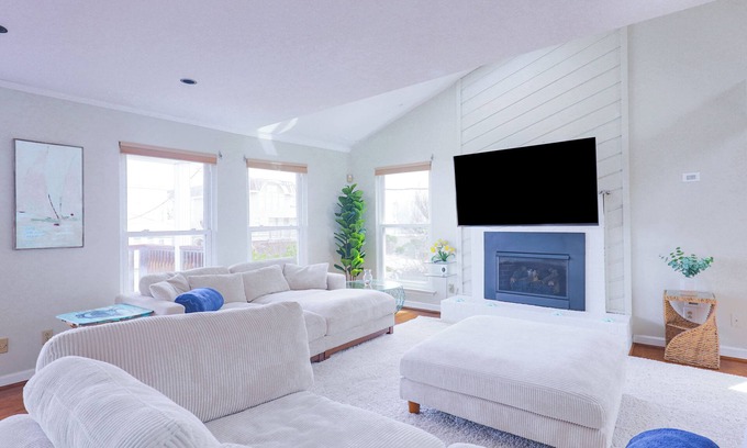 Croatan Beach House | Ocean Block Beach House – Private 4 Bed 3.5 Bath Home in Croatan