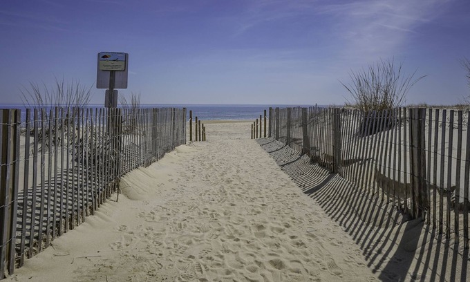 North Ocean City Apartment | Ocean City Beach Studio Steps from the Beach - 1st Floor