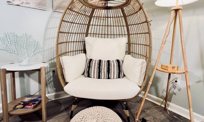 Midtown Ocean City Condo | Ocean City-Coastal Escape Steps from the Beach