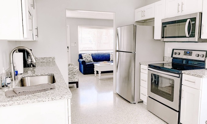 New Smyrna Beach Hotel | Ocean Eleven Suites