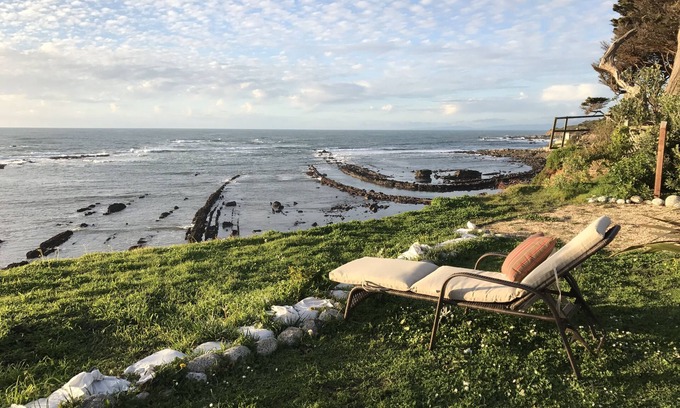 Moss Beach Cottage | OCEAN FRONT Beach Cottage with Panoramic Views!