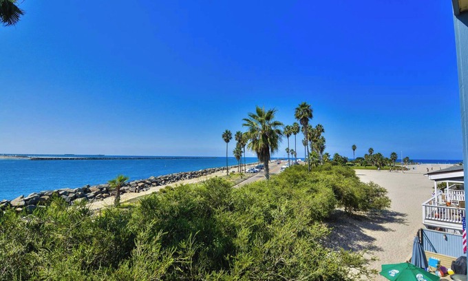 South Mission Beach Condo | Ocean Front View - Steps from the beach!