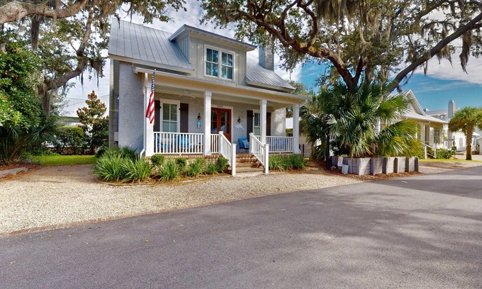 Jekyll Island House | OCEAN HUES @ OCEAN OAKS 4 bedrooms, 3.5 bathrooms